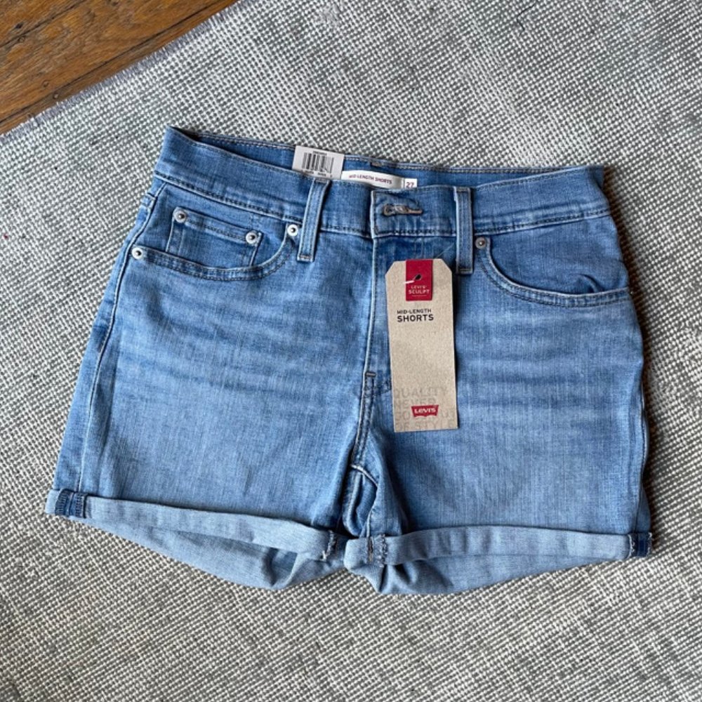 LEVI'S Denim Mid-Length Shorts - NEW WITH TAGS   NWT
